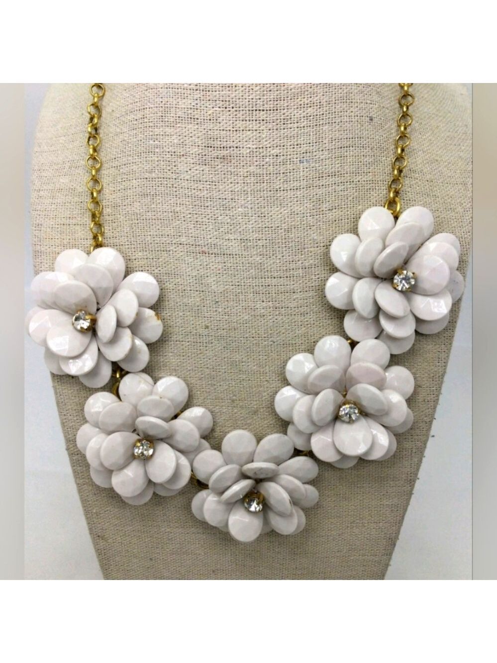 J. Crew Grayish Acrylic Flower Statement Necklace EUC 17"